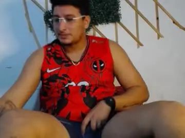 Gay sex chat with camilo_giveyou - camgaychat.com - Britain