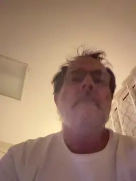 Gay sex chat with Onlyliveonce69 - camgaychat.com - Britain