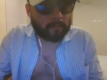 Gay sex chat with LawyerLatino - camgaychat.com - Britain