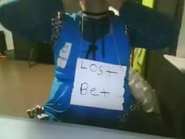 Gay sex chat with bmiddleton1717 - camgaychat.com - Britain