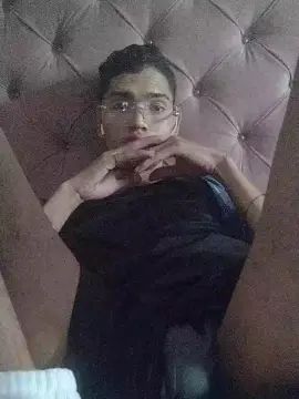 Gay sex chat with princcsjoelhot - camgaychat.com - Britain