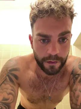 Gay sex chat with Boyxxx420 - camgaychat.com - Italy