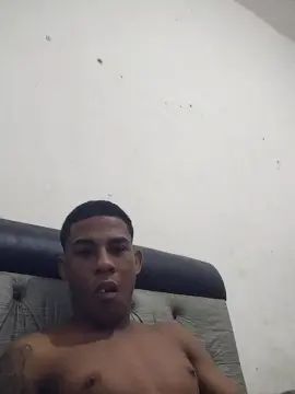 Gay sex chat with mgzin - camgaychat.com - Britain