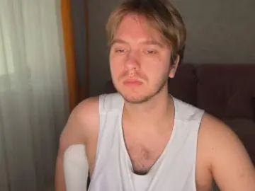 Gay sex chat with nikceline_hot - camgaychat.com - Britain