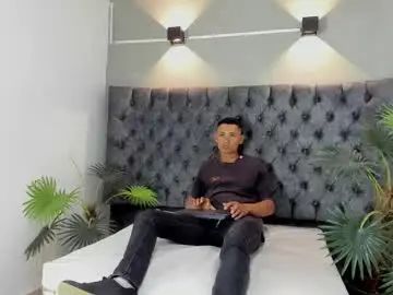 Gay sex chat with maicol_scar - camgaychat.com - Britain