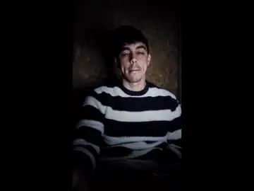 Gay sex chat with dispuestoatod - camgaychat.com - Britain