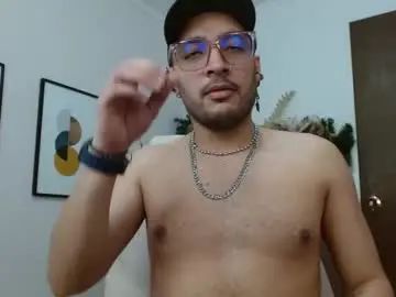 Gay sex chat with dami_duarte - camgaychat.com - Britain