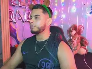 Gay sex chat with tyler-price - camgaychat.com