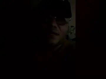 Gay sex chat with luisin_noyola - camgaychat.com - Britain