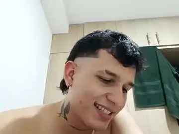 Gay sex chat with andyhotsi - camgaychat.com - Britain