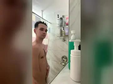 Gay sex chat with alexandermuamedia - camgaychat.com - Britain