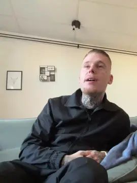 Gay sex chat with Inkedjustin - camgaychat.com - Britain