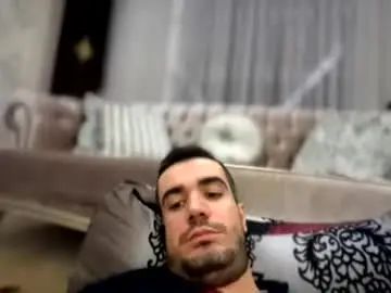 Gay sex chat with boyymegirlls - camgaychat.com - Britain