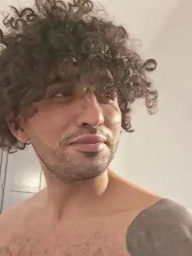 Gay sex chat with Ylias99 - camgaychat.com