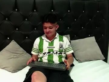 Gay sex chat with nathanbrookss - camgaychat.com - Britain