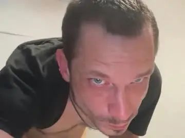 Gay sex chat with bdrako407 - camgaychat.com - Britain