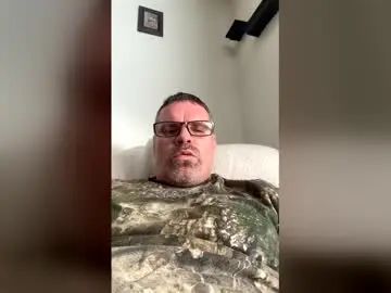 Gay sex chat with brian38431 - camgaychat.com - Britain