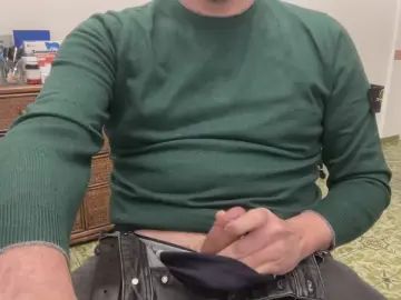 Gay sex chat with torellotorino - camgaychat.com - Italy