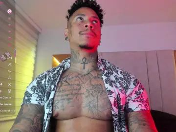 Gay sex chat with blackdavidtatto - camgaychat.com - Britain