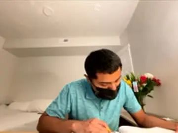 Gay sex chat with breastmyface - camgaychat.com - Britain