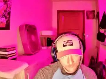 Gay sex chat with kheezygg - camgaychat.com - Britain