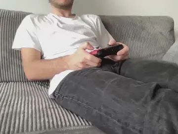 Gay sex chat with MacceoFeira - camgaychat.com - France