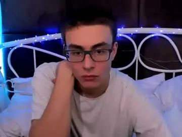 Gay sex chat with jaden_drake - camgaychat.com - Britain