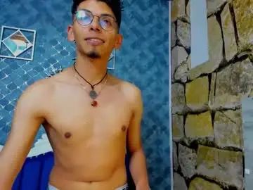 Gay sex chat with dereck_monroe - camgaychat.com - Britain