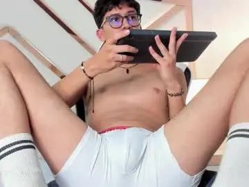 Gay sex chat with nahuel_hard - camgaychat.com - Spain