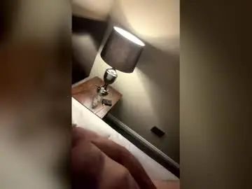 Gay sex chat with thewildsideofmenow - camgaychat.com - Britain