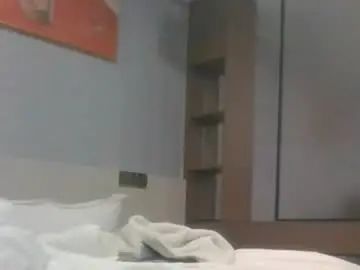 Gay sex chat with linzi99881l - camgaychat.com - Britain