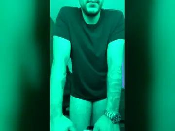 Gay sex chat with nikitonsens - camgaychat.com - Britain