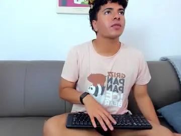 Gay sex chat with cherry_blossom77 - camgaychat.com - Britain