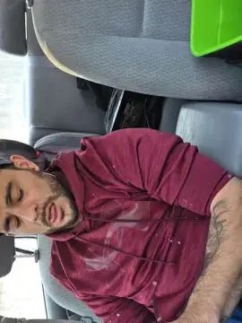 Gay sex chat with Leo420_latino - camgaychat.com - Britain