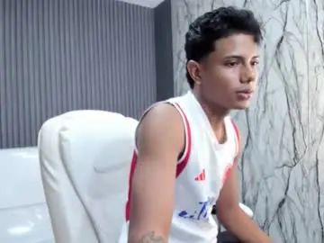 Gay sex chat with andrew_myersx - camgaychat.com - Britain