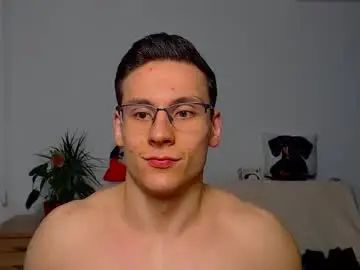 Gay sex chat with zeinmiracles - camgaychat.com - Britain