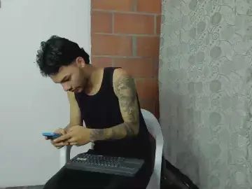 Gay sex chat with calvin_parker - camgaychat.com - Spain