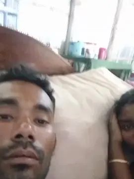 Gay sex chat with Deshigirl22 - camgaychat.com - Britain