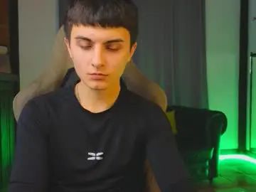 Gay sex chat with marco_flow - camgaychat.com - Britain