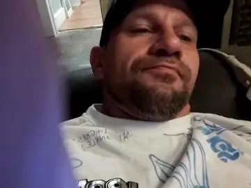 Gay sex chat with Mr_Magniff - camgaychat.com - Britain