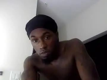 Gay sex chat with voodooking504 - camgaychat.com - Britain