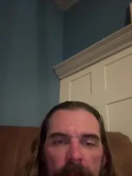 Gay sex chat with KingThrobert - camgaychat.com - Britain