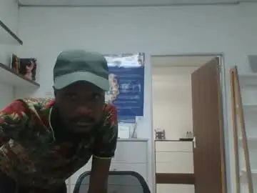 Gay sex chat with tpnuts - camgaychat.com - Britain