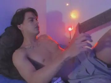 Gay sex chat with aless420 - camgaychat.com - Italy