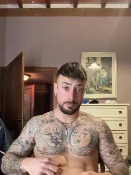Gay sex chat with JhosephK - camgaychat.com - Italy