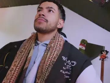 Gay sex chat with 3v1l_ - camgaychat.com - Britain