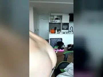 Gay sex chat with thatbl0ndeboyx - camgaychat.com - Britain