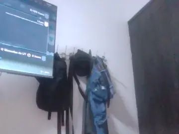 Gay sex chat with Youngbear4245 - camgaychat.com - Britain