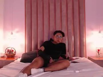 Gay sex chat with angelrosses - camgaychat.com - Britain