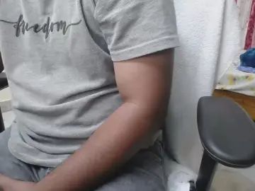 Gay sex chat with cuck_husband - camgaychat.com